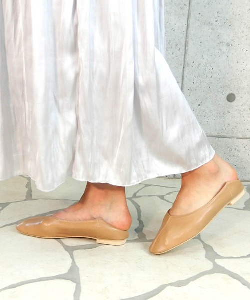 minia（ミニア）の「スクエアトゥ 2WAY バブーシュ/フラットシューズ　□（パンプス・レディース・ホワイト/ブラック系その他/ブラウン系その他/パイソン/レッド/ブラック/ブラック系その他2/ベージュ系その他2/ベージュ・M/L/S/LL）」の7枚目の写真