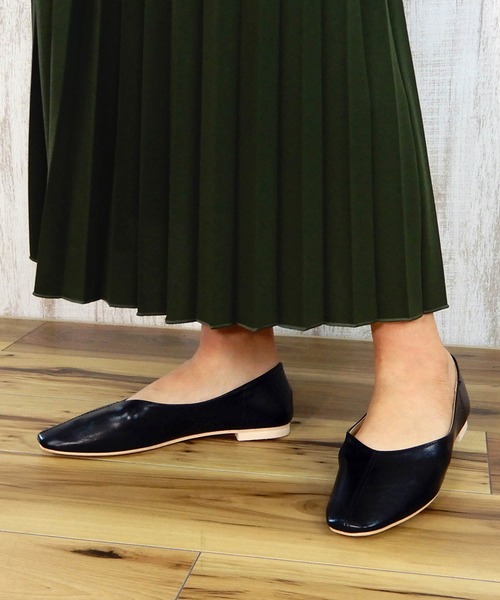 minia（ミニア）の「スクエアトゥ 2WAY バブーシュ/フラットシューズ　□（パンプス・レディース・ホワイト/ブラック系その他/ブラウン系その他/パイソン/レッド/ブラック/ブラック系その他2/ベージュ系その他2/ベージュ・M/L/S/LL）」の10枚目の写真