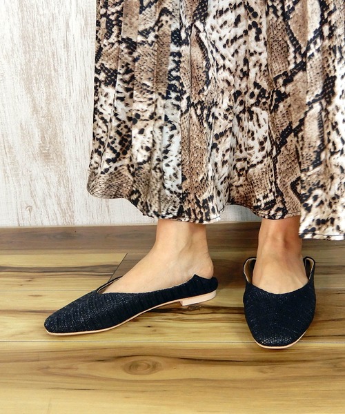 minia（ミニア）の「スクエアトゥ 2WAY バブーシュ/フラットシューズ　□（パンプス・レディース・ホワイト/ブラック系その他/ブラウン系その他/パイソン/レッド/ブラック/ブラック系その他2/ベージュ系その他2/ベージュ・M/L/S/LL）」の14枚目の写真