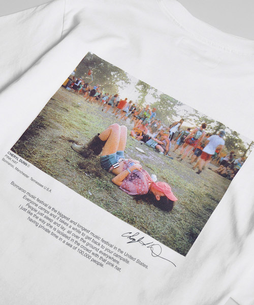 JOHN MASON SMITH / CHERYL DUNN LIGHTLEAK MOSH & PINK HAT S/S 半袖プリントTシャツ JOHN MASON SMITH / CHERYL DUNN LIGHTLEAK MOSH & PINK HAT S/S 半袖プリントTシャツ