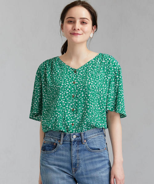 green label relaxing(グリーンレーベルリラクシング)の「FFC フラワー プリント Vネック ブラウス(シャツ/ブラウス・レディース・ケリー/ベージュ/ブラック・FREE)」の3枚目の写真