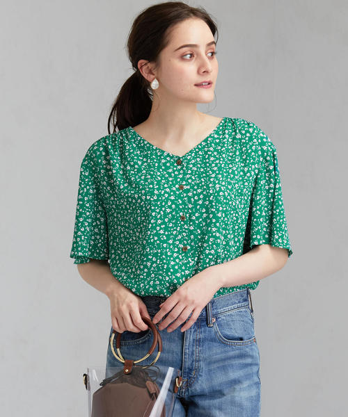 green label relaxing(グリーンレーベルリラクシング)の「FFC フラワー プリント Vネック ブラウス(シャツ/ブラウス・レディース・ケリー/ベージュ/ブラック・FREE)」の15枚目の写真