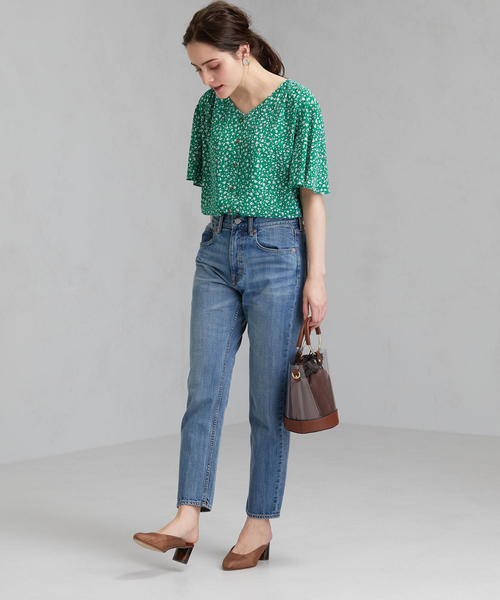 green label relaxing(グリーンレーベルリラクシング)の「FFC フラワー プリント Vネック ブラウス(シャツ/ブラウス・レディース・ケリー/ベージュ/ブラック・FREE)」の16枚目の写真