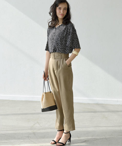 green label relaxing(グリーンレーベルリラクシング)の「FFC フラワー プリント Vネック ブラウス(シャツ/ブラウス・レディース・ケリー/ベージュ/ブラック・FREE)」の18枚目の写真