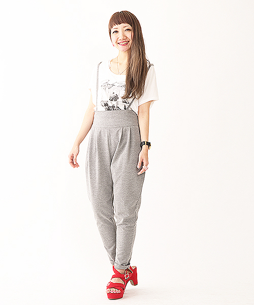 one after another NICE CLAUP(ワンアフターアナザーナイスクラップ)の「【ナイスクラップ】タックサロペット(その他パンツ・レディース・グレー/ブラック・FREE)」の14枚目の写真