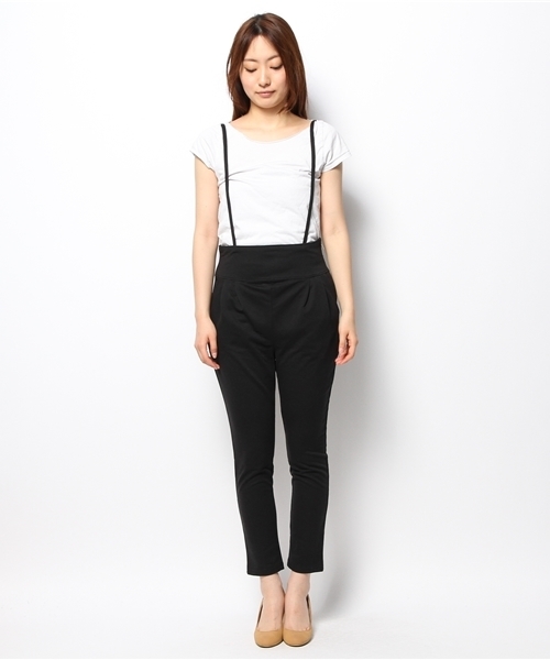 one after another NICE CLAUP(ワンアフターアナザーナイスクラップ)の「【ナイスクラップ】タックサロペット(その他パンツ・レディース・グレー/ブラック・FREE)」の4枚目の写真