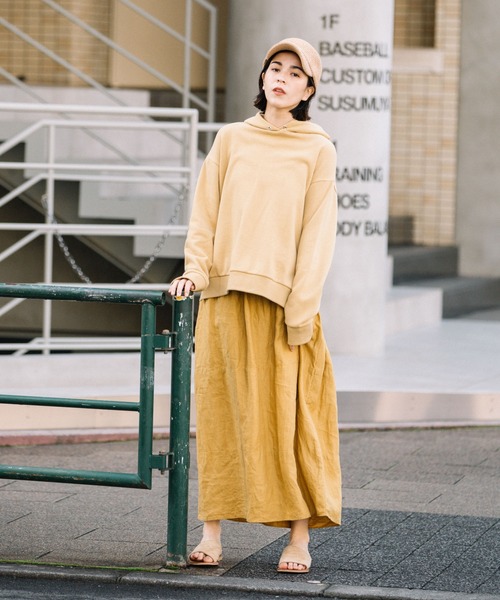 Munich(ミューニック)の「裏毛サイドスリットパーカー(パーカー・レディース・ダークベージュ/キナリ/ダークグレー/レモンイエロー・FREE)」の11枚目の写真