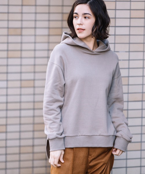 Munich(ミューニック)の「裏毛サイドスリットパーカー(パーカー・レディース・ダークベージュ/キナリ/ダークグレー/レモンイエロー・FREE)」の8枚目の写真