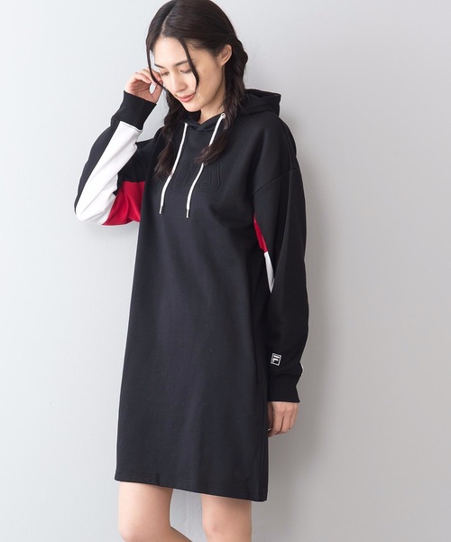 FILA(フィラ)の「【FILA/フィラ】同色エンボス加工 フロントブランドロゴ ゆるめシルエット フード付きミドル丈ワンピース(ワンピース・レディース・杢グレー/ネイビー/ホワイト/ブラック・MEDIUM/LARGE)」の5枚目の写真