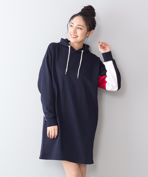 FILA(フィラ)の「【FILA/フィラ】同色エンボス加工 フロントブランドロゴ ゆるめシルエット フード付きミドル丈ワンピース(ワンピース・レディース・杢グレー/ネイビー/ホワイト/ブラック・MEDIUM/LARGE)」の22枚目の写真