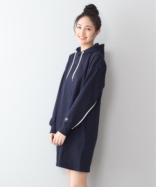 FILA(フィラ)の「【FILA/フィラ】同色エンボス加工 フロントブランドロゴ ゆるめシルエット フード付きミドル丈ワンピース(ワンピース・レディース・杢グレー/ネイビー/ホワイト/ブラック・MEDIUM/LARGE)」の21枚目の写真