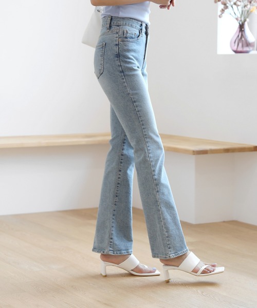 by muni:r（バイ ムニール）の「美脚ロングブーツカットデニム（デニムパンツ・レディース・ブルー・SMALL/MEDIUM/LARGE）」の9枚目の写真