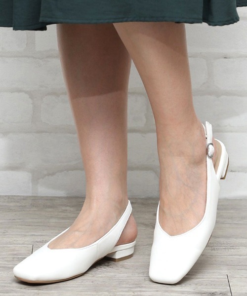 attagirl(アタガール)の「スクエアトゥ バックバンド ローヒール パンプス(パンプス・レディース・ホワイト/ブラック/シルバー・LL/S/M/L)」の6枚目の写真
