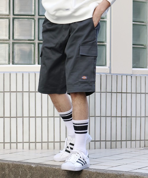 Dickies（ディッキーズ）の「Dickies/ディッキーズ  TWILL CARGO SHORTS カーゴショーツ（カーゴパンツ・メンズ・チャコールグレー/ブラック/ダークグリーン/サンドベージュ・32inch/28inch/34inch/36inch/30inch）」の2枚目の写真