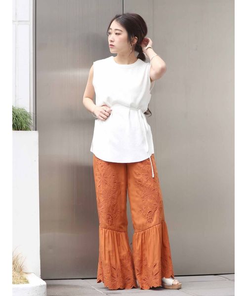 Ungrid（アングリッド）の「カットワーク刺繍フレアパンツ（その他パンツ・レディース・ブラック/オレンジ・FREE）」の5枚目の写真