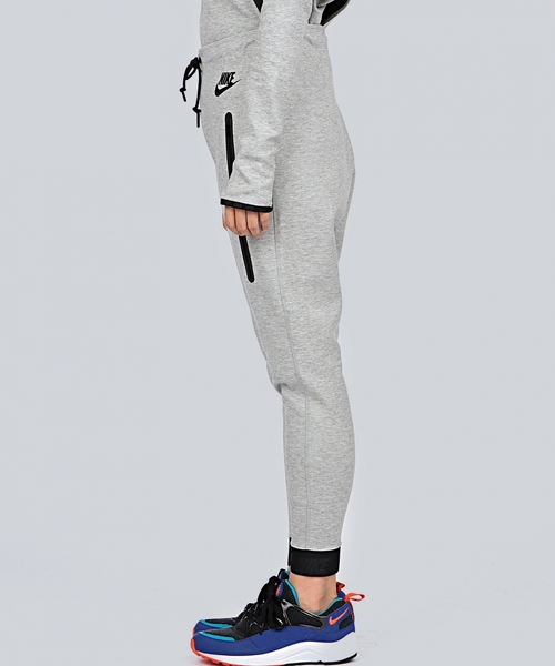 EN ROUTE（アンルート）の「NIKE TECH FLEECE PANT／パンツ（その他パンツ・レディース・ブラック/グレー・MEDIUM/LARGE/SMALL）」の3枚目の写真