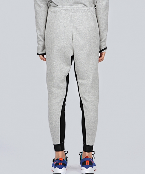 EN ROUTE（アンルート）の「NIKE TECH FLEECE PANT／パンツ（その他パンツ・レディース・ブラック/グレー・MEDIUM/LARGE/SMALL）」の4枚目の写真
