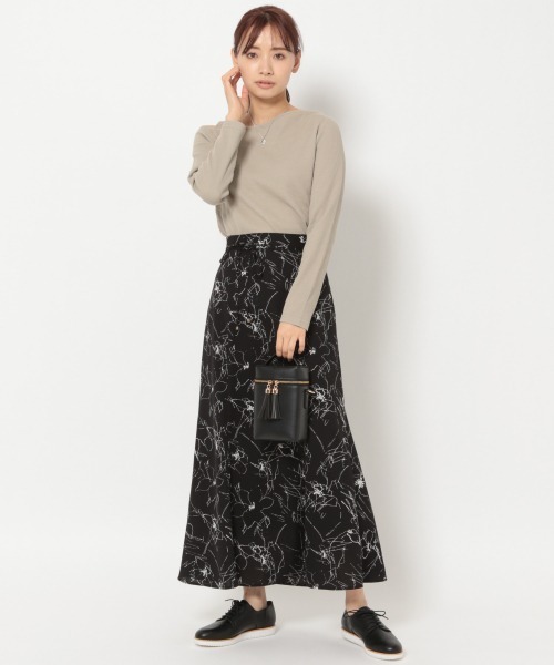 mysty woman(ミスティウーマン)の「バックシャンアシメネックプルオーバー 937638(Tシャツ/カットソー・レディース・ブラック/オフホワイト/カーキ・FREE)」の5枚目の写真
