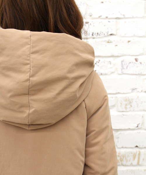 Kastane(カスタネ)の「【Kastane】ナイロンBIGフードコート(ダウンジャケット/コート・レディース・ブラック/グレー/キャメル・FREE)」の11枚目の写真