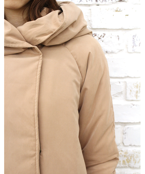 Kastane(カスタネ)の「【Kastane】ナイロンBIGフードコート(ダウンジャケット/コート・レディース・ブラック/グレー/キャメル・FREE)」の12枚目の写真