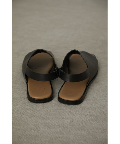 RIM.ARK(リムアーク) Square toe covered sandal