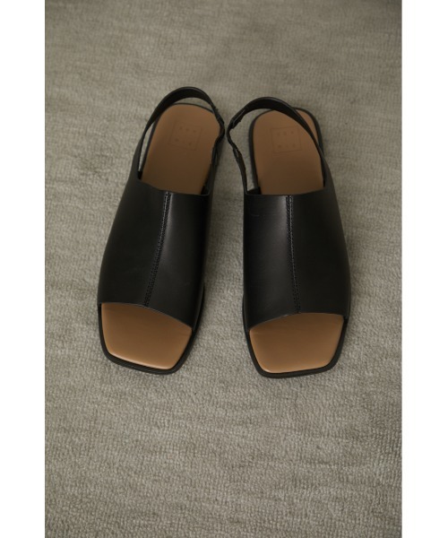 RIM.ARK（リムアーク）の「Square toe covered sandal（サンダル・レディース・ブラック/ライトベージュ・38/36/37）」の7枚目の写真