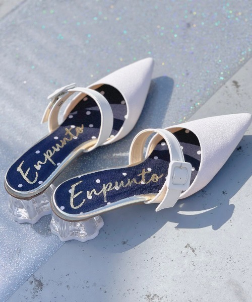 En Punto（エンプント）の「売切終了★【ラス１】クリア変形ミュール（パンプス・レディース・ダークウッド/ネイビー系6/ホワイト系9・S/M/L/LL）」の2枚目の写真