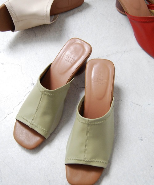 ROPE' PICNIC（ロペピクニック）の「ストレッチアッパー円柱ヒールミュール（サンダル・レディース・ブラック/グリーン系その他2/キナリ/オレンジ系その他4・23.0cm/24.0cm/24.5cm/23.5cm）」の4枚目の写真