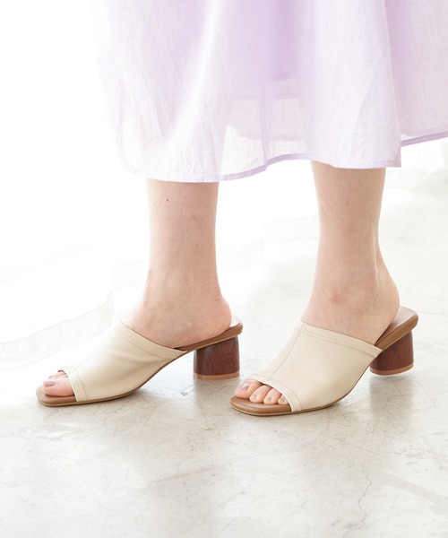 ROPE' PICNIC（ロペピクニック）の「ストレッチアッパー円柱ヒールミュール（サンダル・レディース・ブラック/グリーン系その他2/キナリ/オレンジ系その他4・23.0cm/24.0cm/24.5cm/23.5cm）」の16枚目の写真