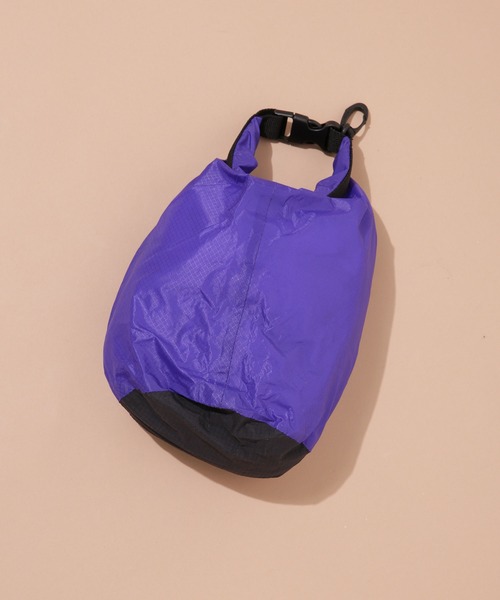 Speedo（スピード）の「speedo/ウオータープルーフ ロールトップ3Lポーチバッグ（エコバッグ/サブバッグ・レディース・ブラック/パープル/イエロー/カーキ・FREE）」の14枚目の写真