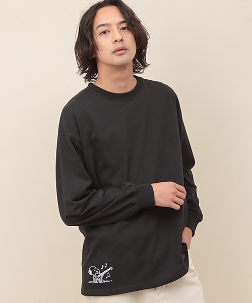 PEANUTS(ピーナッツ)の「スヌーピー ワンポイント刺繍ロングTシャツ(Tシャツ/カットソー・レディース・ブラック/オフホワイト・FREE)」の2枚目の写真