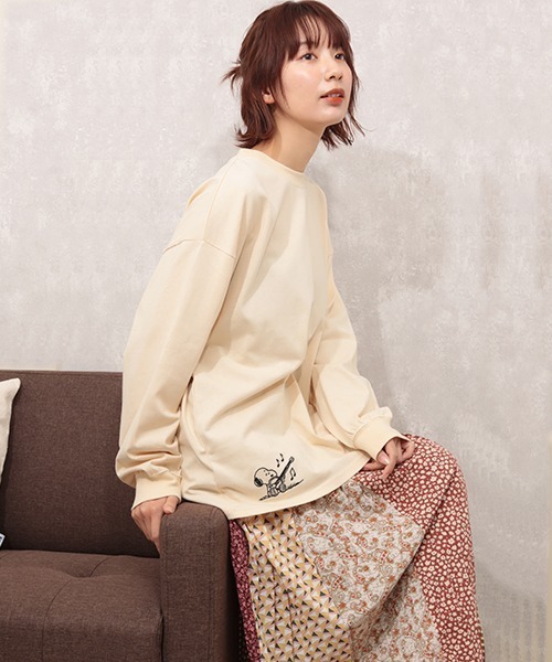 PEANUTS(ピーナッツ)の「スヌーピー ワンポイント刺繍ロングTシャツ(Tシャツ/カットソー・レディース・ブラック/オフホワイト・FREE)」の7枚目の写真