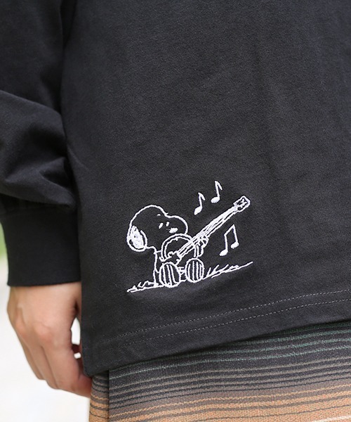 PEANUTS(ピーナッツ)の「スヌーピー ワンポイント刺繍ロングTシャツ(Tシャツ/カットソー・レディース・ブラック/オフホワイト・FREE)」の12枚目の写真