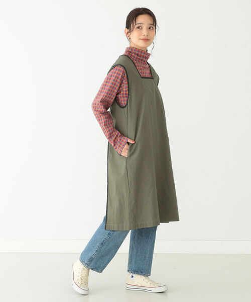 BEAMS BOY(ビームスボーイ)の「BEAMS BOY / バックトゥフロント エンブロイダリ ーエプロン(ワンピース・レディース・オリーブ/インディゴブルー・ONE SIZE)」の7枚目の写真