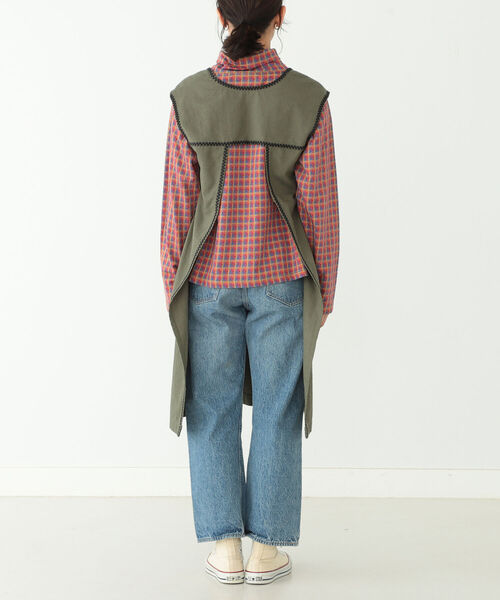 BEAMS BOY(ビームスボーイ)の「BEAMS BOY / バックトゥフロント エンブロイダリ ーエプロン(ワンピース・レディース・オリーブ/インディゴブルー・ONE SIZE)」の10枚目の写真