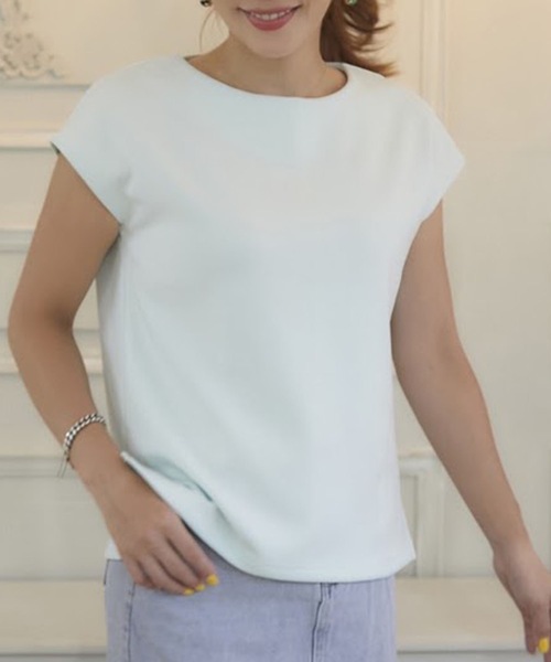 M y u(ミュー)の「バックパールフレンチT(Tシャツ/カットソー・レディース・ブラック/ベージュ/サックスブルー/ピンク/アイボリー・FREE)」の1枚目の写真