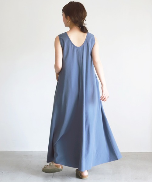 SLOBE IENA(スローブイエナ)の「ドライカットノースリーブフレアワンピース【手洗い可能】◆(ワンピース・レディース・ブラック/ブルー・FREE)」の14枚目の写真