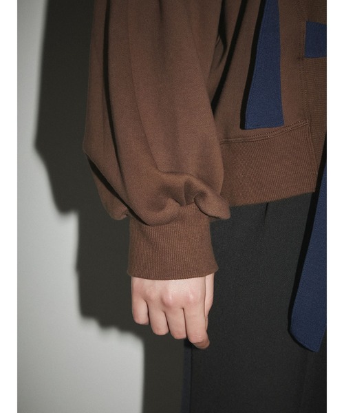 PAMEO POSE（パメオポーズ）の「Non Restricting Top（スウェット・レディース・ホワイト/ブラック/ブラウン・FREE）」の7枚目の写真
