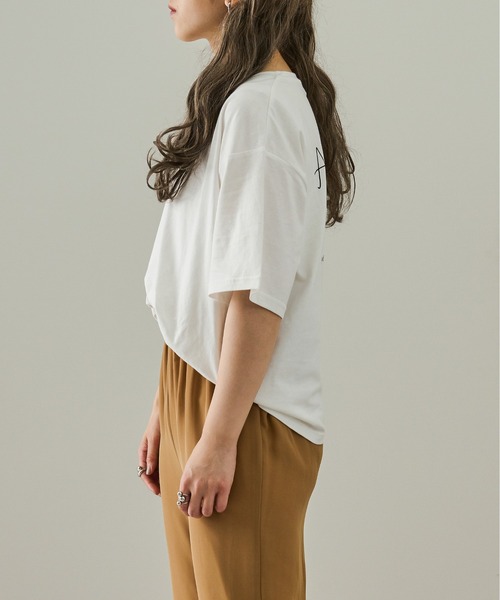 Ambre Neige(アンブルネージュ)の「アソートプリントTシャツ/【WEB/EC限定商品】(Tシャツ/カットソー・レディース・ホワイト/モカ・FREE)」の3枚目の写真