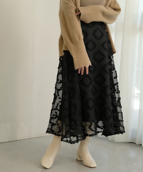 Bab（バブ）の「【WEB限定】モチーフフレアスカート（スカート・レディース・ブラック/ベージュ・M）」の5枚目の写真