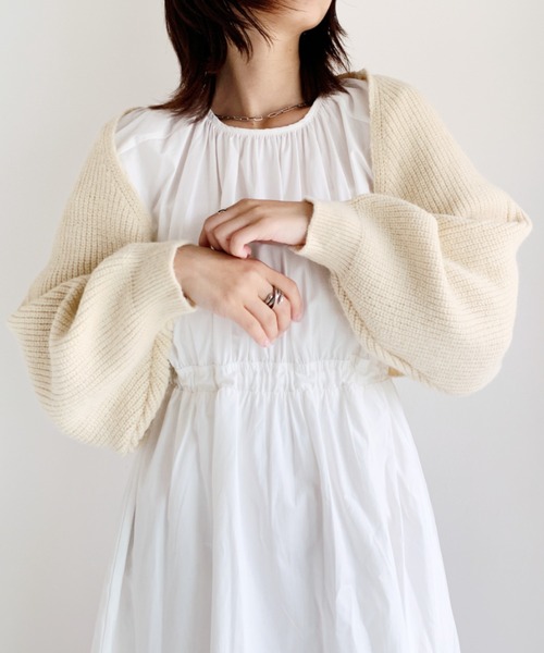 at12:03(アットイチニーゼロサン)の「ボレロニットカーデ(カーディガン/ボレロ・レディース・ブラック/グレー/アイボリー・FREE)」の8枚目の写真