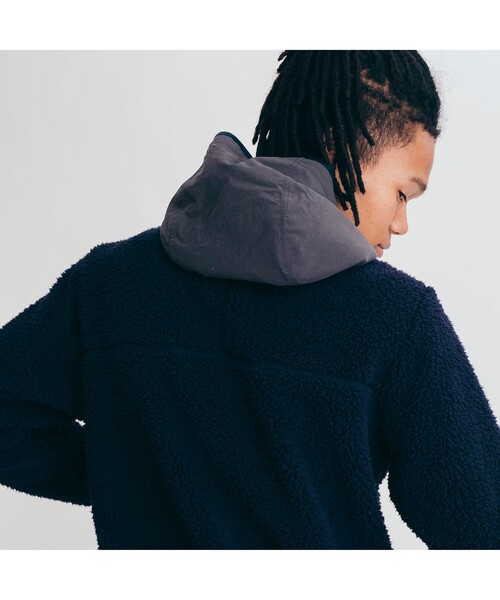 AIGLE（エーグル）の「ボアフリース アノラックパーカ（スウェット・メンズ・アイボリー/ダークネイビー・LL/M/L）」の3枚目の写真
