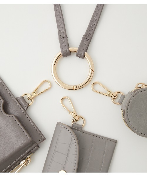 crie conforto（クリーコンフォルト）の「コンビ多機能スマホショルダー（ショルダーバッグ・レディース・ブラック/ブラウン/グレー/シルバー/ゴールド・FREE）」の7枚目の写真