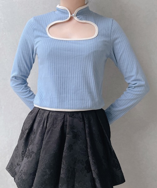 lilLilly(リルリリー)の「チャイナリブトップス(ニット/セーター・レディース・ホワイト/ブラック/ピンク/ブルー・FREE)」の1枚目の写真