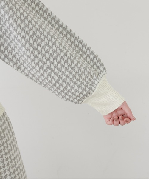 natural couture（ナチュラルクチュール）の「千鳥格子ダブルジャガードニット（ニット/セーター・レディース・ネイビー/ブラウン/グレー・FREE）」の6枚目の写真