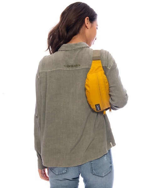 DAKINE(ダカイン)の「DAKINE CLASSIC HIP PACK ボディバッグ 【2021年秋冬モデル】/ダカインウエストポーチ(ボディバッグ/ウエストポーチ・レディース・グリーン系その他/オリーブ/カラフル/ブラック系その他/マルチ/パープル系その他/ブルー/ボルドー/ブラック/レッド系その他・FREE)」の7枚目の写真