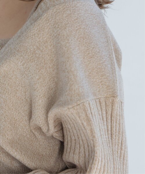 RAY CASSIN(レイカズン)の「メランジ袖ボリュームニットカーディガン(カーディガン/ボレロ・レディース・ベージュ/パープル/ブルー・FREE)」の10枚目の写真