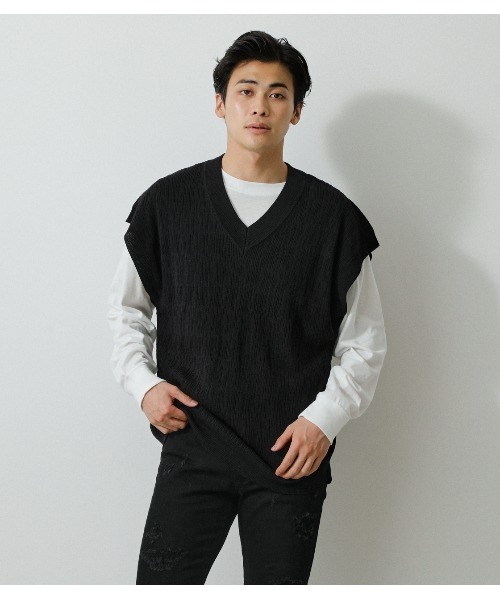 AZUL by moussy(アズールバイマウジー)の「SURFACE CHANGE KNIT VEST/サーフェスチェンジニットベスト(ベスト・メンズ・オフホワイト/ベージュ/ブラック・MEDIUM/LARGE)」の2枚目の写真