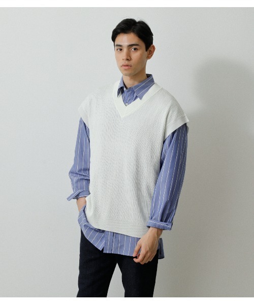 AZUL by moussy(アズールバイマウジー)の「SURFACE CHANGE KNIT VEST/サーフェスチェンジニットベスト(ベスト・メンズ・オフホワイト/ベージュ/ブラック・MEDIUM/LARGE)」の4枚目の写真