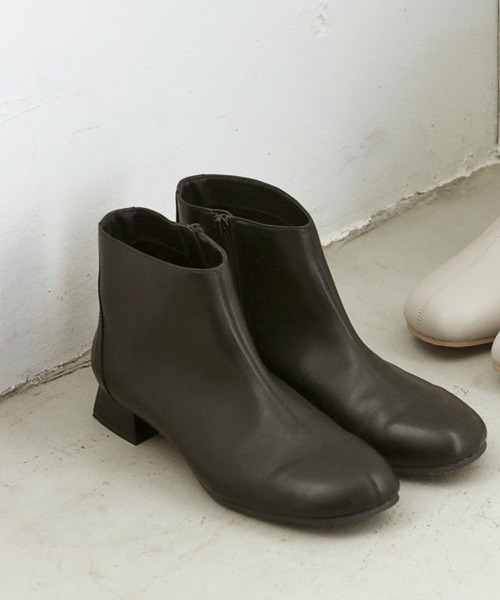 studio CLIP（スタディオクリップ）の「やわらかローヒールブーツ（ブーツ・レディース・ライトグレー/ブラック・X-LARGE/LARGE/MEDIUM）」の2枚目の写真